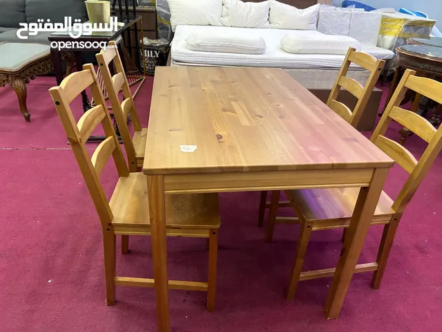 Dining table 04chairs in good condition