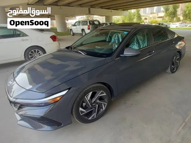 2025 هيونداي النترا SEL