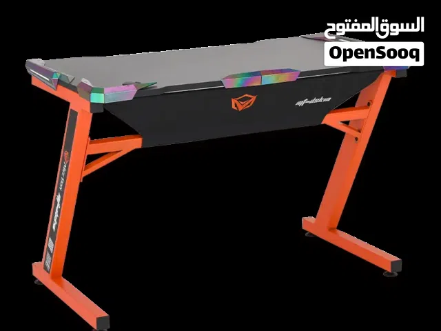 طاولة gaming وكرسي مكتبي مستعمل مستعجل على بيعتهن