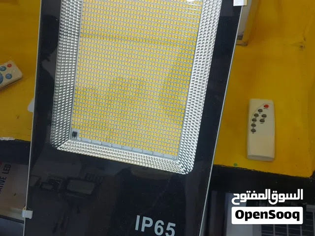 لحق العرض على كشاف الملاعب فقط  الكمية محدوودة جدا متوفر لون ابيض وصحرواي