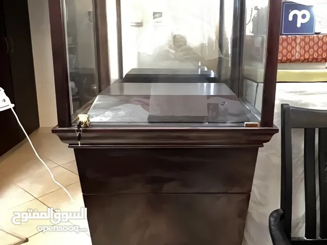 عدد 2 خزانة مجوهرات او تحف