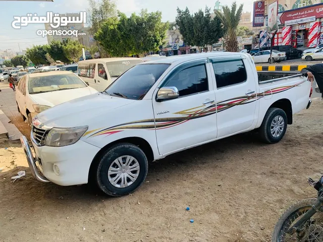 Toyota Hilux 2015 in Raymah