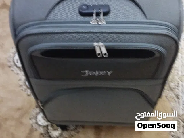 شنط سفر كبيرة الحجم