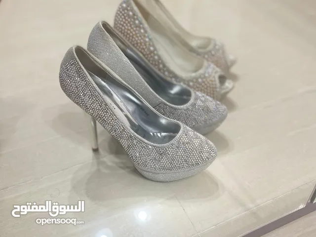 كعب اعراس عالي مستخدم مره وحده