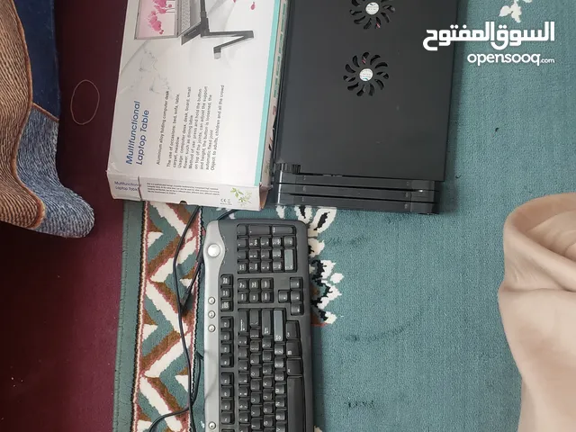 للبيع طاولة لابتوب مع المروحة و ايضا كيبورد سلكي