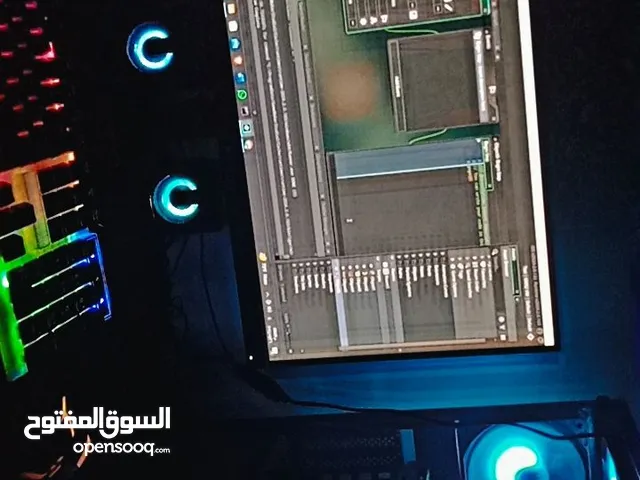 للبيع جهاز كمبيوتر ألعاب جهاز نظيف جدا بحاله ممتازه