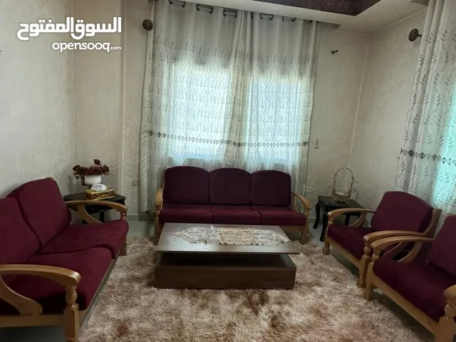طقم جلوس شبه جديد