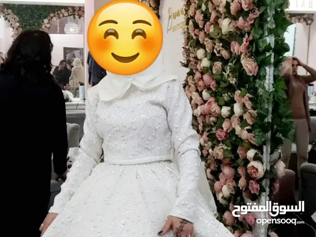 بدلة عروس بيضه