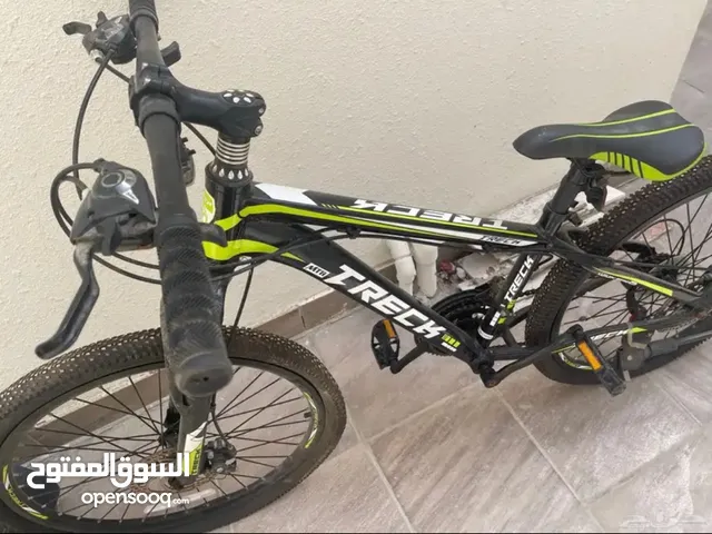 دراجات رياضية وتلفزيون ومكرويف للبيع