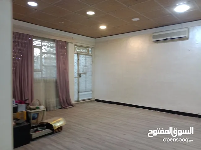 بيت حديث طابقين يؤجر للعوائل فقط في حي الساعي