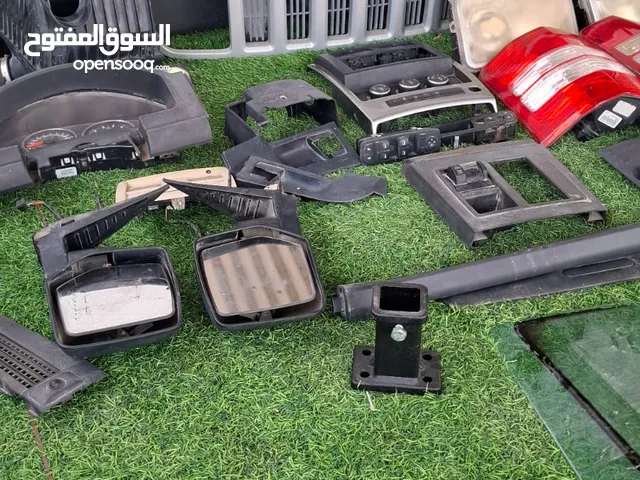 قطع غيار جيب شيروكي