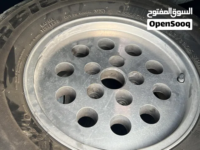 طقم تواير ورنجات مستعملة بحالة جيدة من نوع أخرى بقياس 15 على سوق السيارات