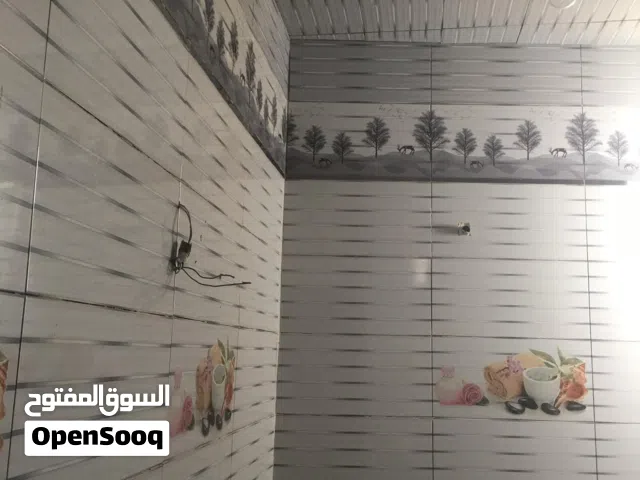 مبلط سيراميك وقيشاني