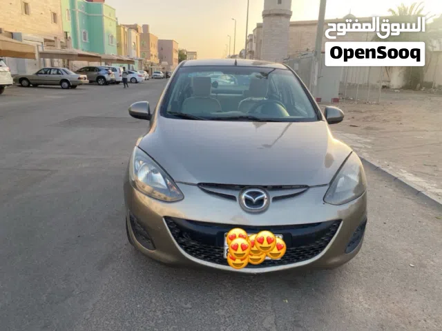 2011 مازدا 2 Standard