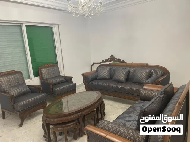 طقم كتب سبع مقاعد