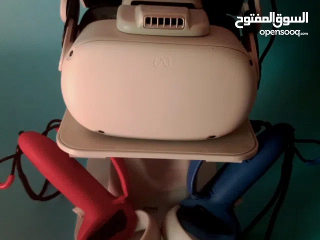 نظارة meta quest 2 مع مبرد وبطارية واكسسوارت اضافية قابل للبدل حجم مناسب للرأس بسعر ممتاز ومرضي