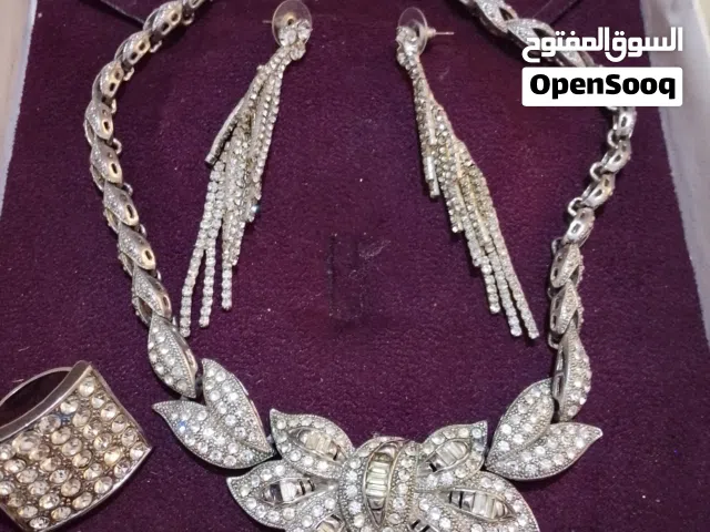 طقم كريستال بلجيكي اصلي مكون من حلق وعقد وخاتم