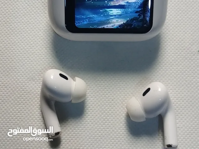سماعات ممتازة وعزل صوت خارجي معقول جدا