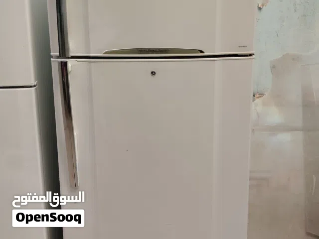 نبيع ثلاجه حجم كبير ثلاجه توشيبا 24 قدم بحاله ممتازه للبيع معا التوصيل والتشغيل والكفاله تبريد وتجمي