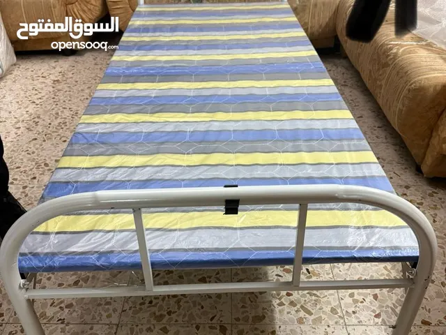 جديد وفرنا سرير حديد قابل للطي ومريح سرير حديد ابيض قابل للطي تصميم عملي وعصري