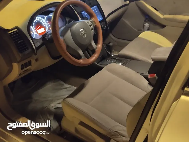 Used Nissan Altima in Dhofar