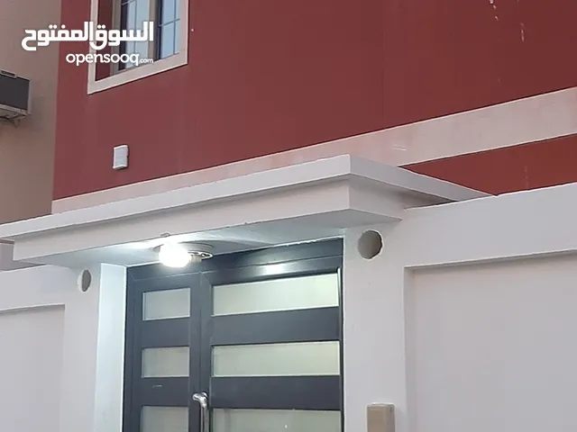 650 m2 More than 6 bedrooms Townhouse for Sale in Northern Governorate Madinat Hamad