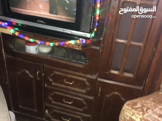 بوفيه  لا تلفزيون او اي اشي