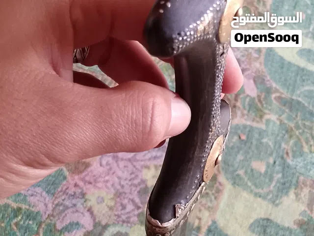 جنبيه عزيري قديمه طيبه قبضه وافيه بسعر30الف ريال
