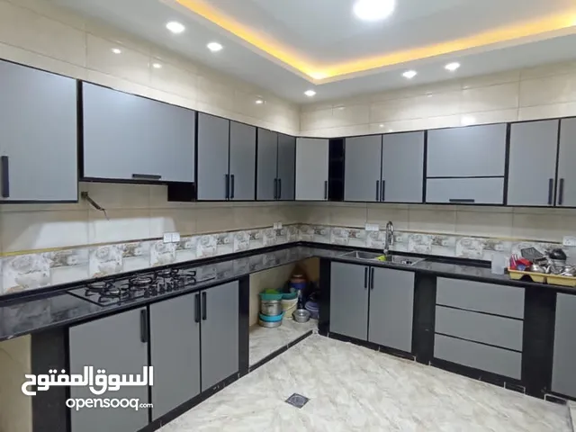 200 m2 3 Bedrooms Apartments for Sale in Benghazi Al-Sayeda A'esha