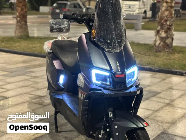 دراجة صاعقة للبيع في البصرة لون مميز جداً بنفسجي على رصاصي وشكل مختلف كاملة مكملة شوف الوصف المميزات