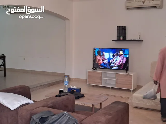420 m2 4 Bedrooms Villa for Rent in Muscat Al-Hail