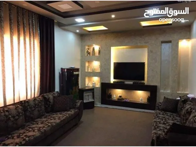 210 m2 5 Bedrooms Apartments for Sale in Zarqa Jabal Al Mugheir