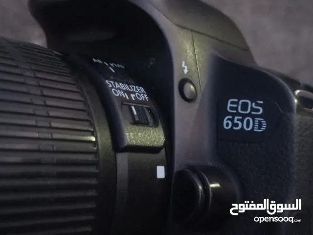 Canon 650d مستعملة تعمل بشكل جيد مع 2 بطارية و سكلك شحن و حقيبة هدية