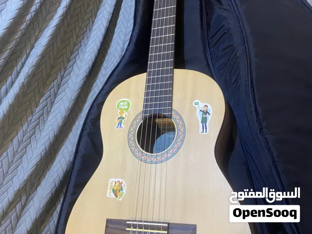 قيتار ياماها c40