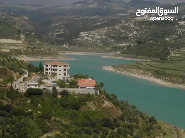 فندق و مطعم في الساحل السوري