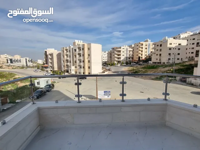 شقة طابق ثالث مع رووف 180م في اجمل مناطق الجبيهة حي الريان