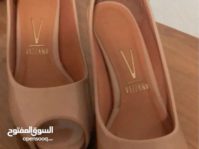 للبيع كعب ماركة Vizzano ————-////////////////::::/::::::::////::-:—؛-؛-:؛—؛؛-/؛؛-:—::—:-::-/-:-/-: