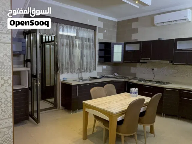 200 m2 4 Bedrooms Townhouse for Rent in Baghdad Karadah