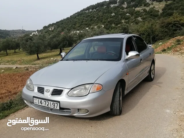 Hyundai Elantra 2000 in Ajloun