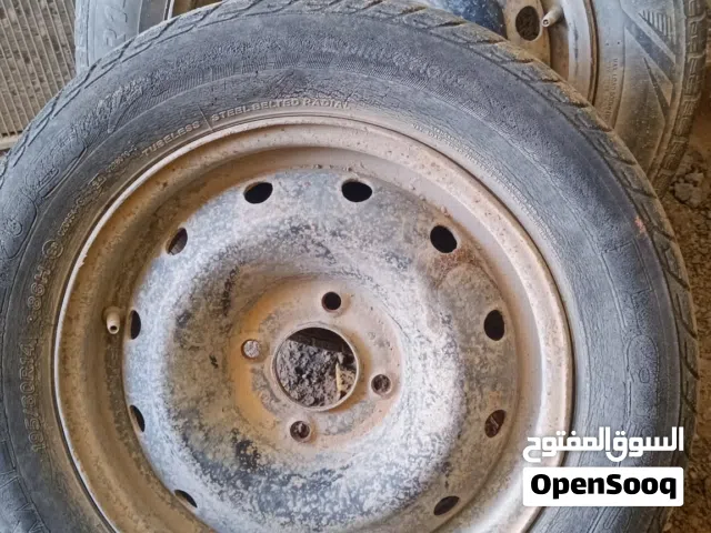 يتوفر 4 ديسكوات 14.   4 ضاضو  ديسكو 13