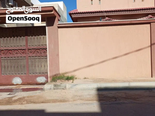 للبيع منزل ف مشروع الهضبة مقسم الفراحيت بالقرب من شيل الفراحيت مساحة الأرض 500 المسقوف 270
