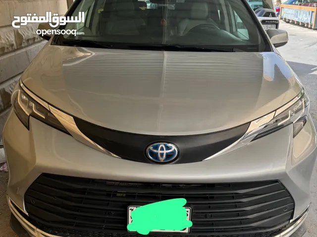 Used Toyota Sienna in Al Ahmadi