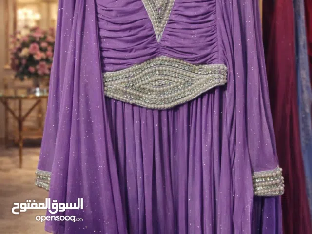 فساتين سهرة ستايل عصري وبسعر يرضيك اسعار حرق الطرف علئ 200 ستندر اي مقاص يتعدل عليه