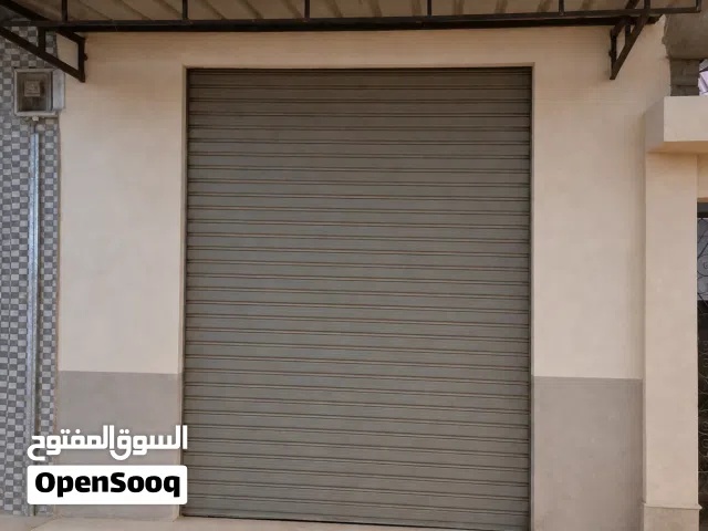 فرصة استثمارية ممتازة - محل تجاري للبيع في موقع حيوي بالمعمورة البلد