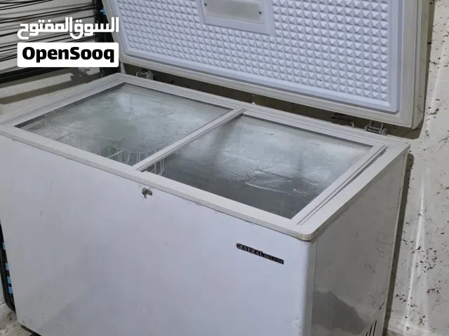 فريزر للبيع حجم جامبو تبريد ميه ميه.  سبب البيع كبير على عيله
