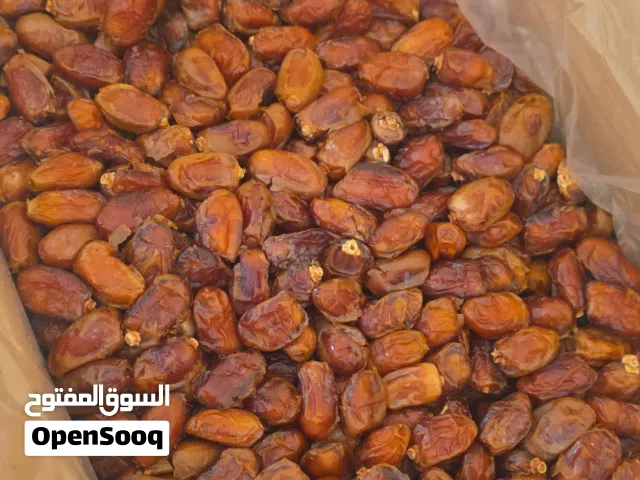 تتوفر معنا أجود أنواع التمور السعودية والعمانية