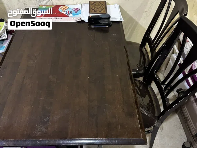 طاوله مع 2كرسي