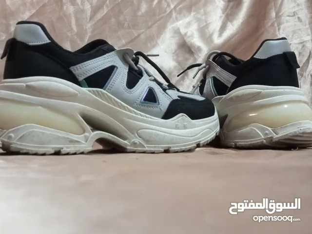 Black Comfort Shoes in Amman