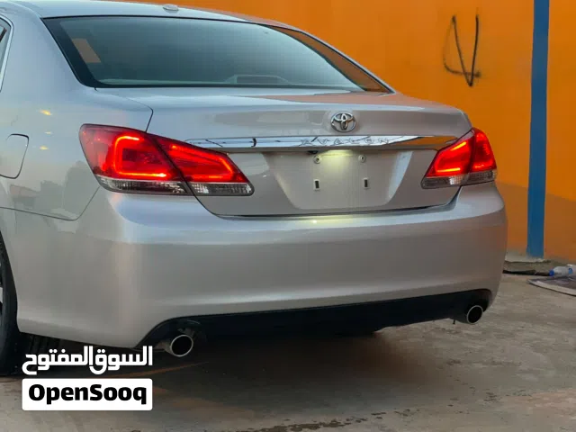 2012 تويوتا افالون Limited
