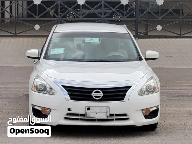 2013 نيسان التيما Standard